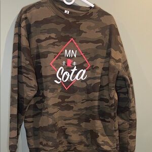 🐛✳️ 2X Camouflage “Sota” women's or men’s Sweatshirt. Classic Minnesota Design